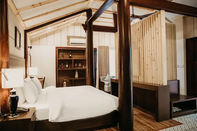 بنغل بسرير كوين بإطلالة على البحر، Hoang Ngoc Beach Resort 1/4