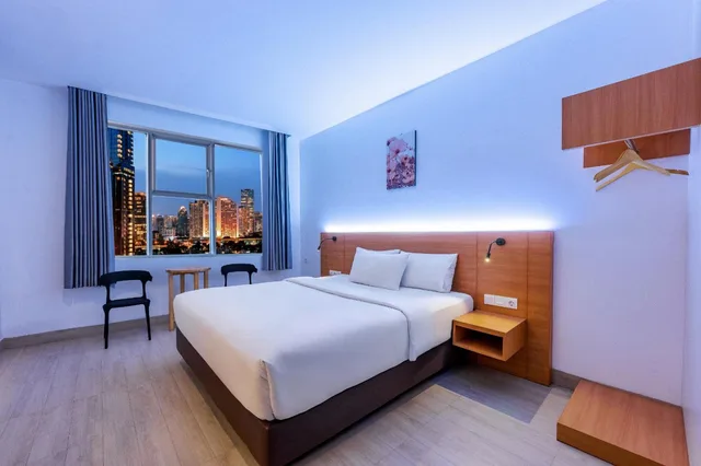 غرفة ديلوكس بإطلالة على المدينة، Grand Thamrin Hotel 2/2