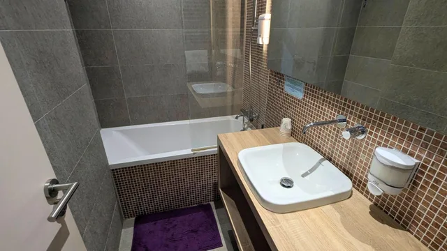 غرفة ثلاثية، Hotel Jean Bart 3/4