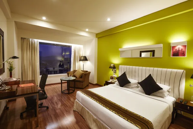 غرفة تنفيذية بسرير كينج، Vivanta Vijayawada MG Road (ex. The Gateway M G Road Hotel) 1/10