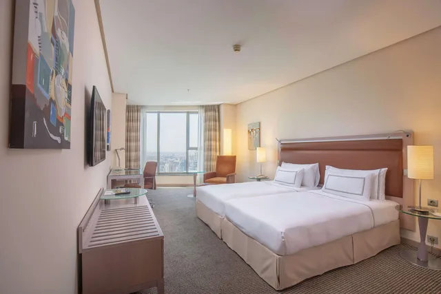 غرفة بسريرين منفصلين بإطلالة، Melia Valencia Palacio de Congresos Formely Hilton Valencia 7/9
