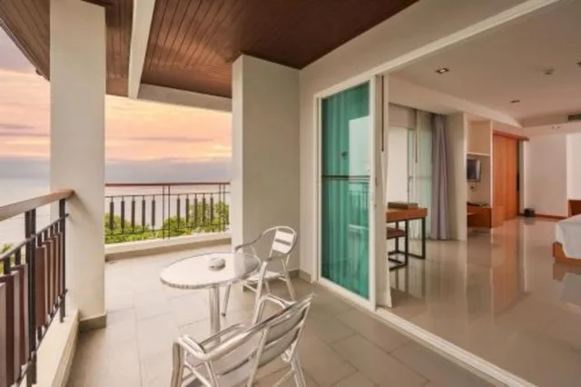 جناح عائلي، Welcome World Beachfront Resort 2/2