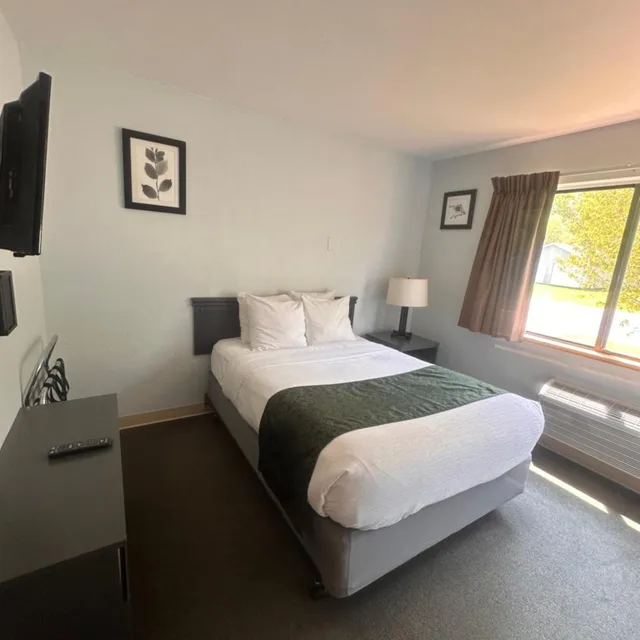 جناح، Pictured Rocks Inn & Suites 1/7