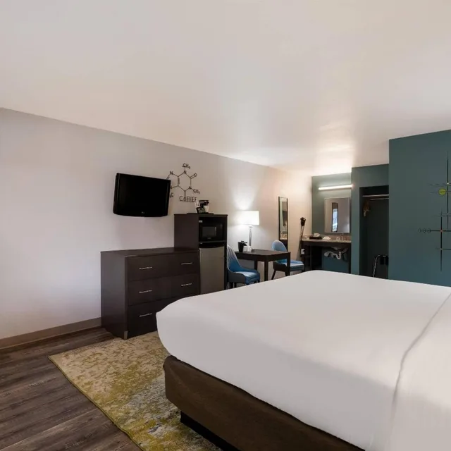 غرفة كبيرة بسرير كينج، Richland Riverfront Hotel, Ascend Hotel Collection 3/6