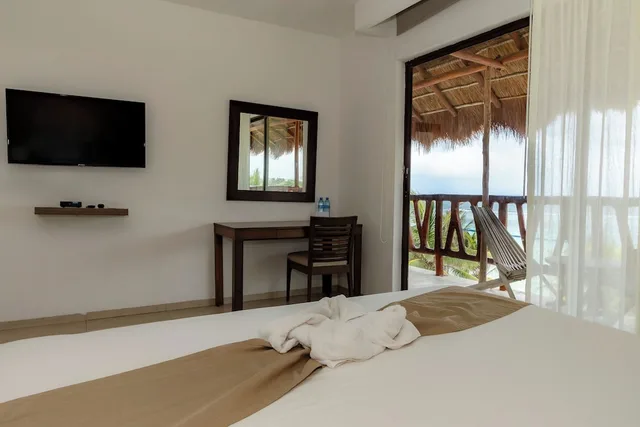 غرفة بسرير كوين بإطلالة على البحر، Koox Quinto Sole Boutique Hotel 5/8