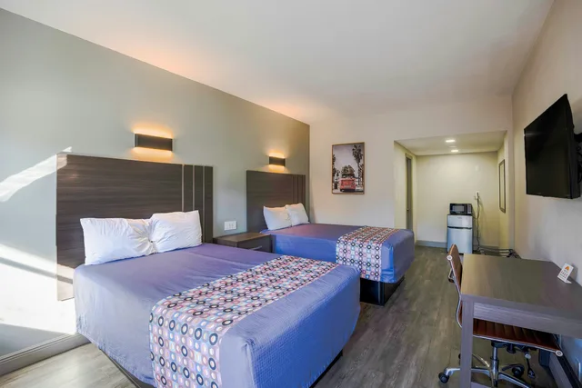 2 Full Beds Non-Smoking، Sunrise Inn by OYO Titusville FL 2/8