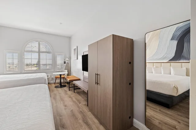 Room, 2 King Beds, Hotel Skye San Bruno 2/10