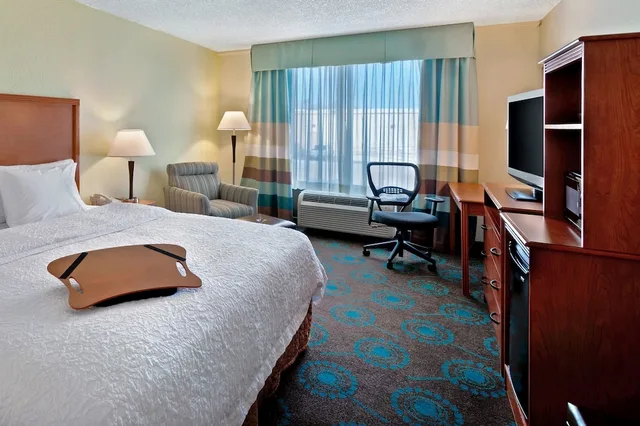 غرفة بسرير كوين لذوي الإعاقة، Hampton Inn Lake Havasu 1/2