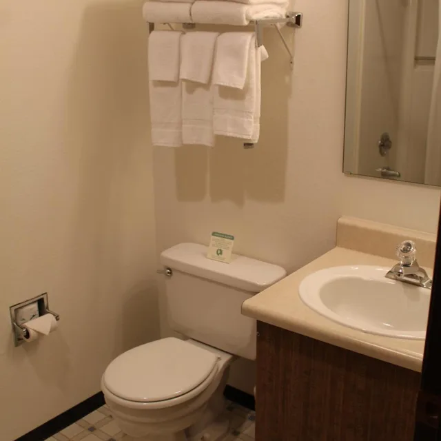 جناح سوبيريور بسرير كينج، Quality Inn And Suites Goldendale 1/1