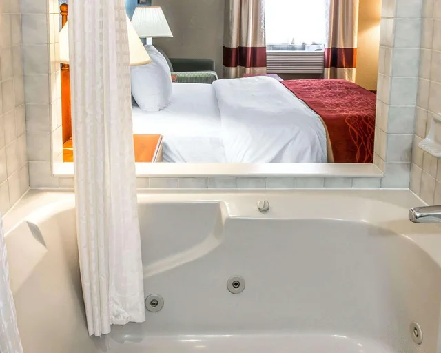 جناح بسرير كينج للمدخنين، Quality Inn Upper Sandusky OH 7/8
