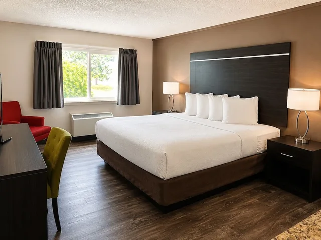 غرفة قياسية مفردة بسرير كينج، Rocky Mountain Hotel And Conference Center 1/10