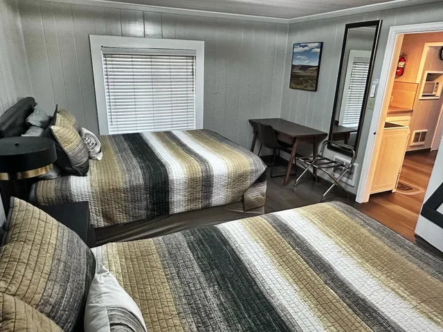 Family, Cottage, Multiple Beds, Lake View, Kitchen، Soap Lake Resort, a Dazzler Select by Wyndham 1/2
