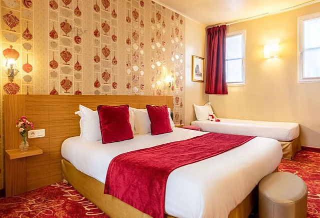 غرفة ثلاثية بسرير مزدوج، Hotel Romance Malesherbes By Patrick Hayat Formerly Romance Malesherbes 5/10