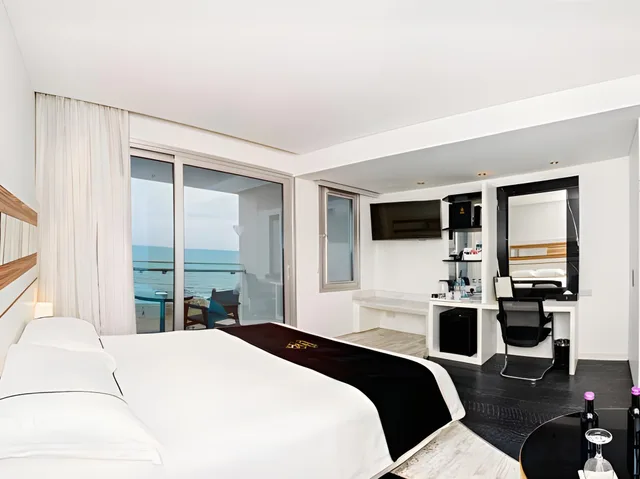 Superior, Sea Front, Balcony، The Ciao Stelio Deluxe Hotel - Adults Only 1/1