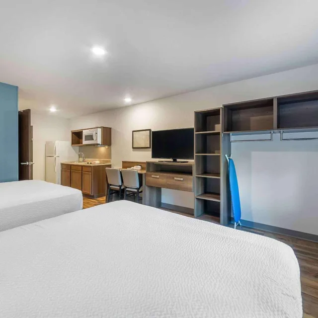 غرفة قياسية بسريرين كوين، WoodSpring Suites Deerfield Beach 3/5