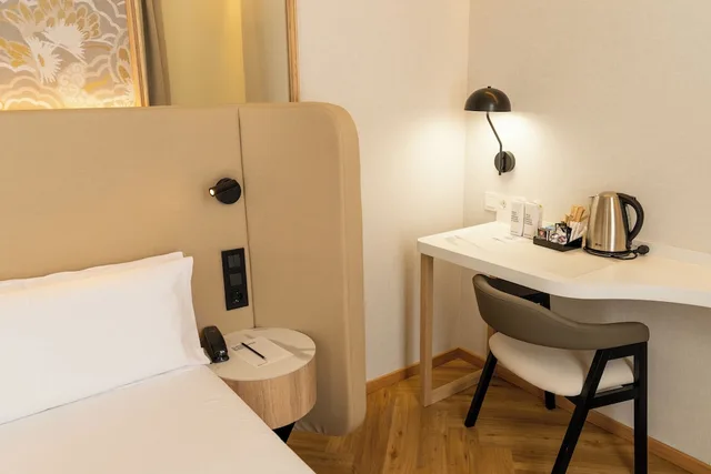 غرفة سوبيريور بسريرين منفصلين بشرفة، Petit Palace Chueca 6/9