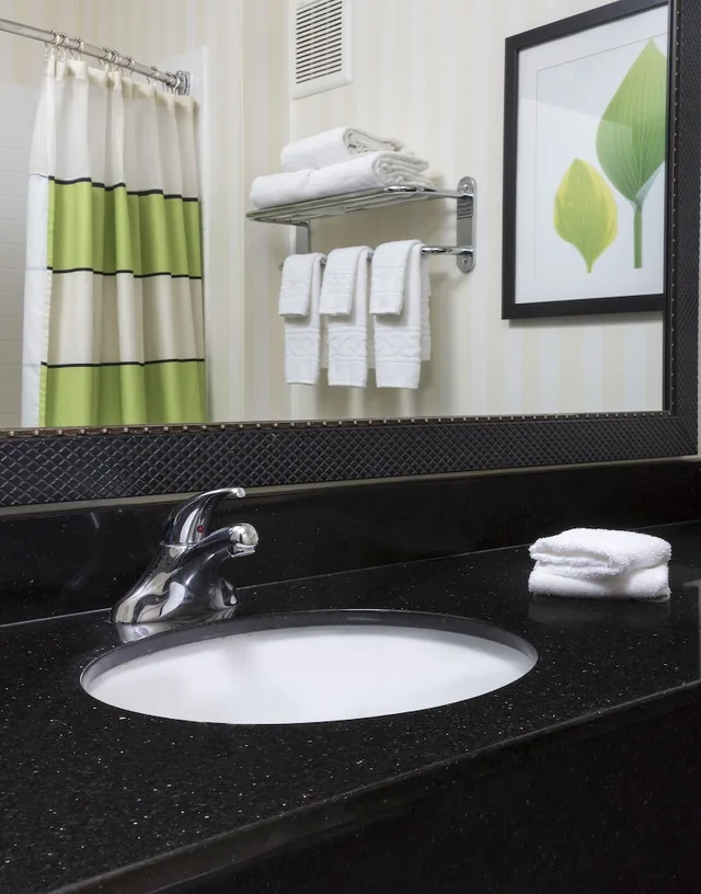 غرفة بسرير كينج لذوي الإعاقة، Fairfield Inn and Suites Billings 2/3