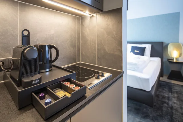 Gold, Apartment، B(L)Ackhome City Apartments 7/8