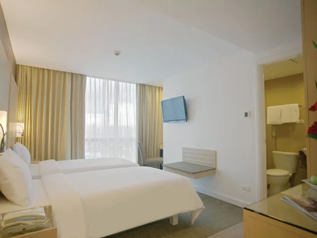 غرفة سوبيريور بسريرين منفصلين، St Giles Hotel Makati 2/3