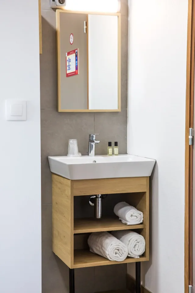 Adjoining, 2 Double Beds، Hotel Les Pieux 10/10