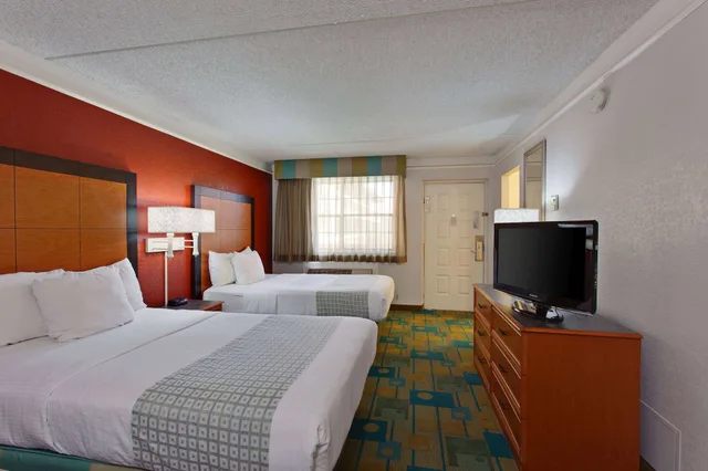 غرفة بسريرين مزدوجين لذوي الإعاقة، La Quinta Inn by Wyndham Costa Mesa / Newport Beach 2/10