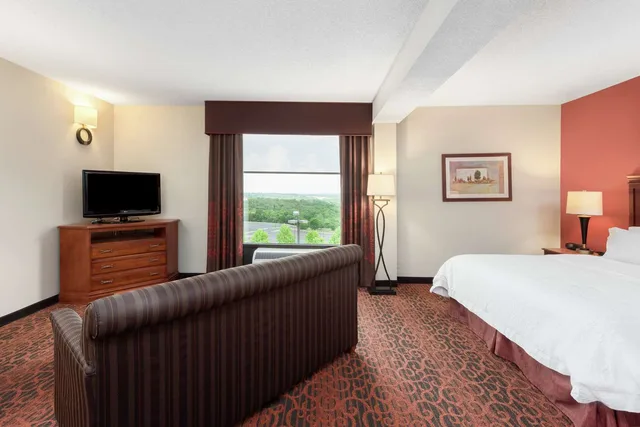 جناح بسرير كينج، Hampton Inn By Hilton Branson On the Strip 1/3