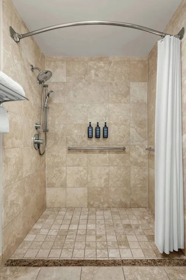 غرفة كلوب بسرير كينج، SHERATON LA JOLLA HOTEL 8/8