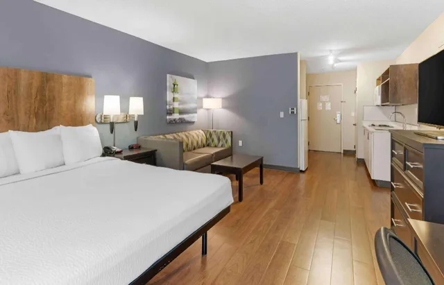 Deluxe, King Bed, Accessible, Extended Stay America San Jose - Milpitas Mccarthy Ranch 2/6
