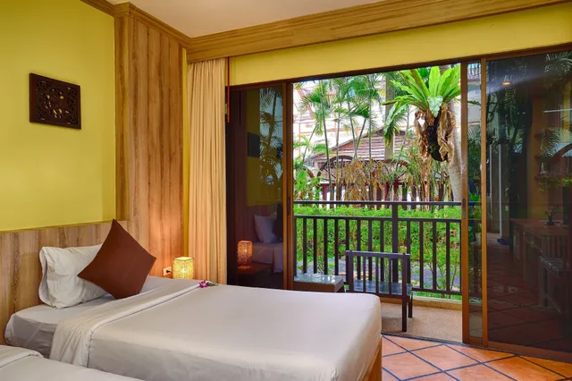 غرفة سوبيريور بسريرين منفصلين بإطلالة على المدينة، Phuket Island View Resort 1/7