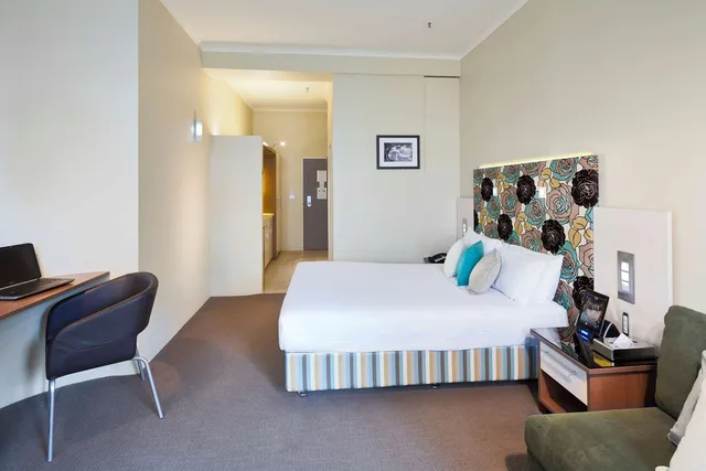Studio, Queen Bed, Kitchenette, Best Western Plus Hotel Stellar 2/4