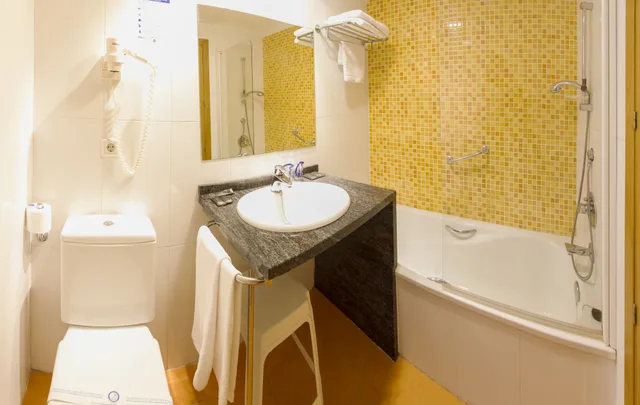 غرفة بسرير مزدوج أو سريرين منفصلين، PLAYAS DE GUARDAMAR HOTEL 4/5
