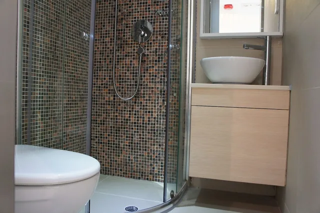 غرفة بسرير كوين بشرفة، Homy Hotel Central 3/4