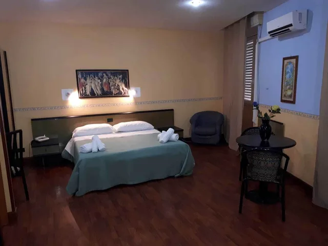 غرفة قياسية بسرير كوين، Hotel Como 7/10