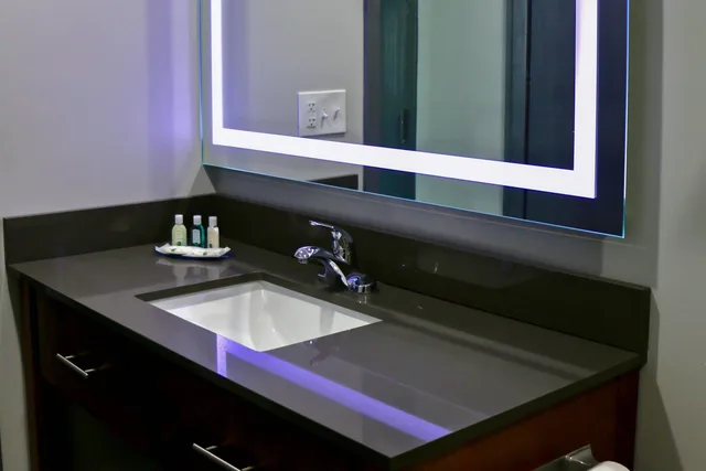 جناح، Quality Inn and Suites Watertown Fort Drum 5/5