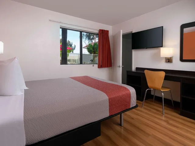 غرفة بسرير كينج، Motel6 Santa Maria, CA - North 6/8