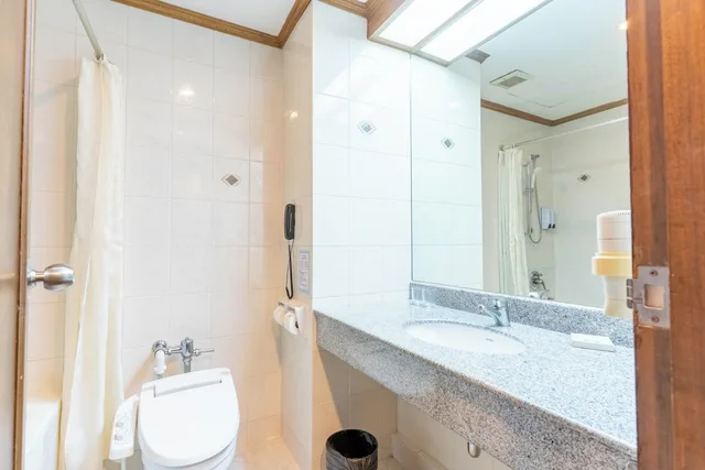 غرفة سوبيريور بسرير مزدوج، St James Hotel 6/6