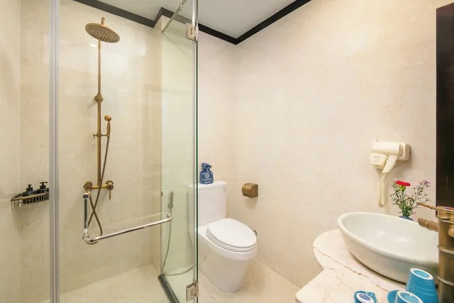 Connecting, Family, King and Twin Beds, Garden or Partial River View, Balcony، Silk River Hoi An Hotel & Spa 2/3