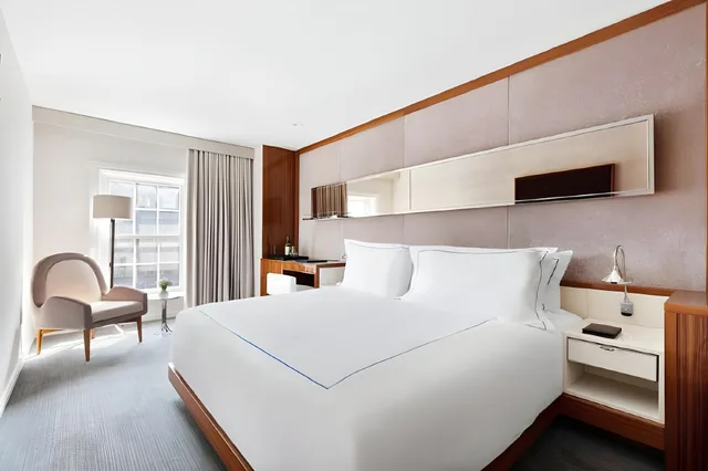 Deluxe, Front Street View، 33 Hotel, New York City, Seaport 2/2