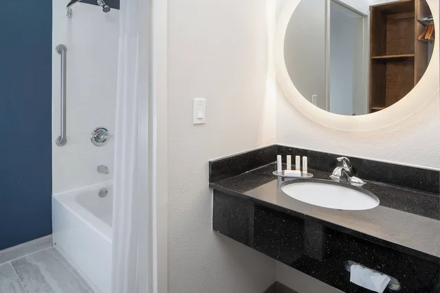 غرفة بسريرين كوين لذوي الإعاقة، Fairfield Inn & Suites Lake Charles Sulphur 2/3
