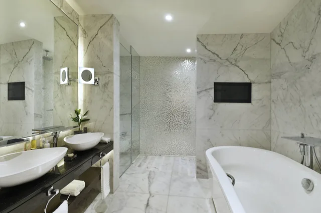 جناح جونيور بسرير كينج بشرفة، Marriott Hotel Al Forsan, Abu Dhabi 2/2
