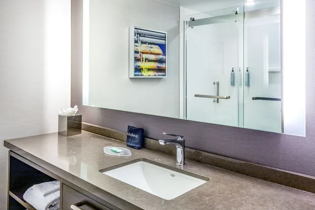 Executive, King Bed, Sofa, Courtyard by Marriott Boston Billerica Bedford 4/4