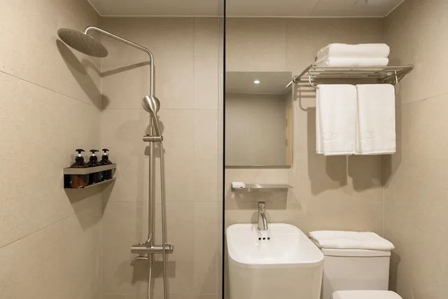 غرفة ديلوكس بسرير مزدوج بإطلالة على المدينة، Myeongdong Guesthouse Como 5/5