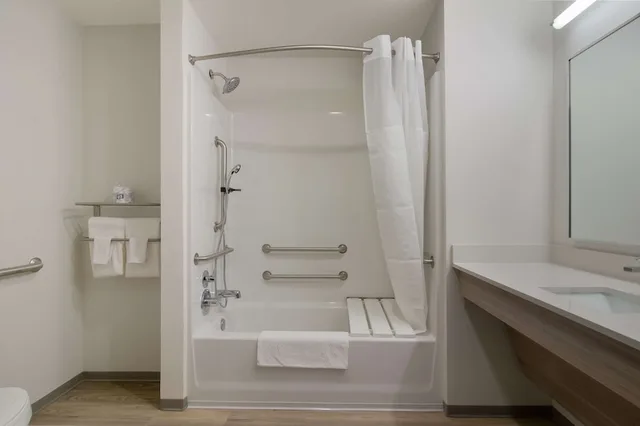 جناح بسرير كينج لذوي الإعاقة، WoodSpring Suites Olympia - Lacey 4/5