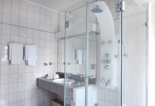 Room, Double Bed, Courtyard Area، Hotel Schweizer Hof Kassel 2/2