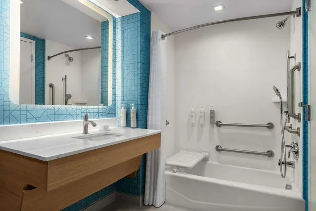 Efficiency, Suite, King Bed, Bathtub, Homewood Suites by Hilton North Las Vegas Speedway 2/4