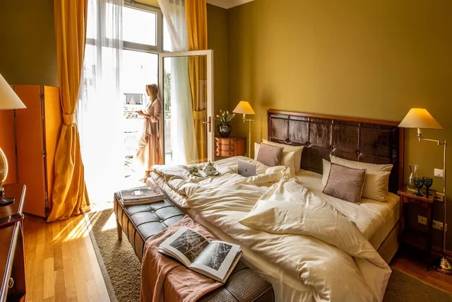 جناح ديلوكس بسرير كوين، Louisas Place Hotel 3/9