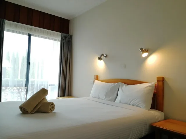 غرفة قياسية بسرير كوين، BANJO PATERSON MOTOR INN 1/3