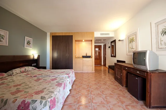 غرفة بشرفة مفردة بسرير مزدوج، Hotel LIVVO Lago Taurito 4/10