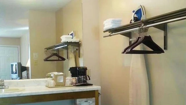 غرفة بسريرين مزدوجين لذوي الإعاقة، Stratford Motor Inn East Ellijay 4/4
