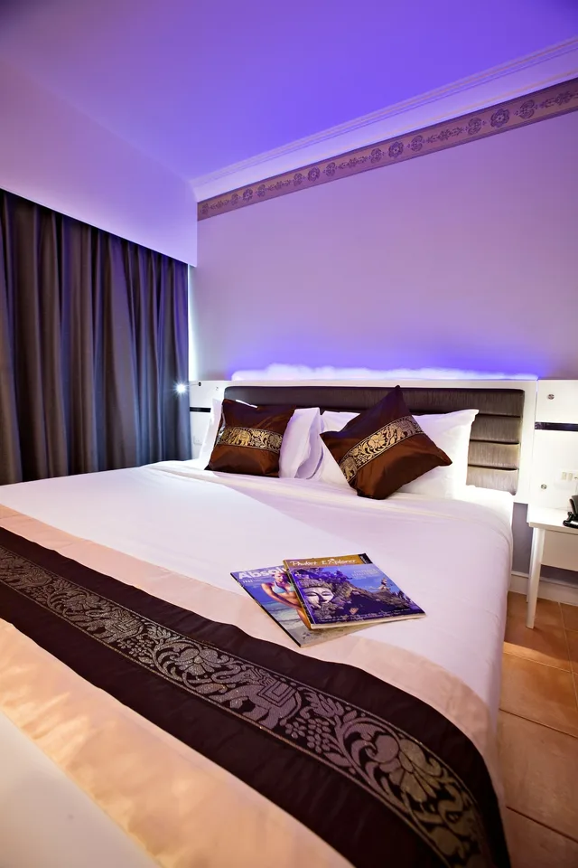 غرفة سوبيريور بسرير مزدوج، C N Hotel Patong 2/7